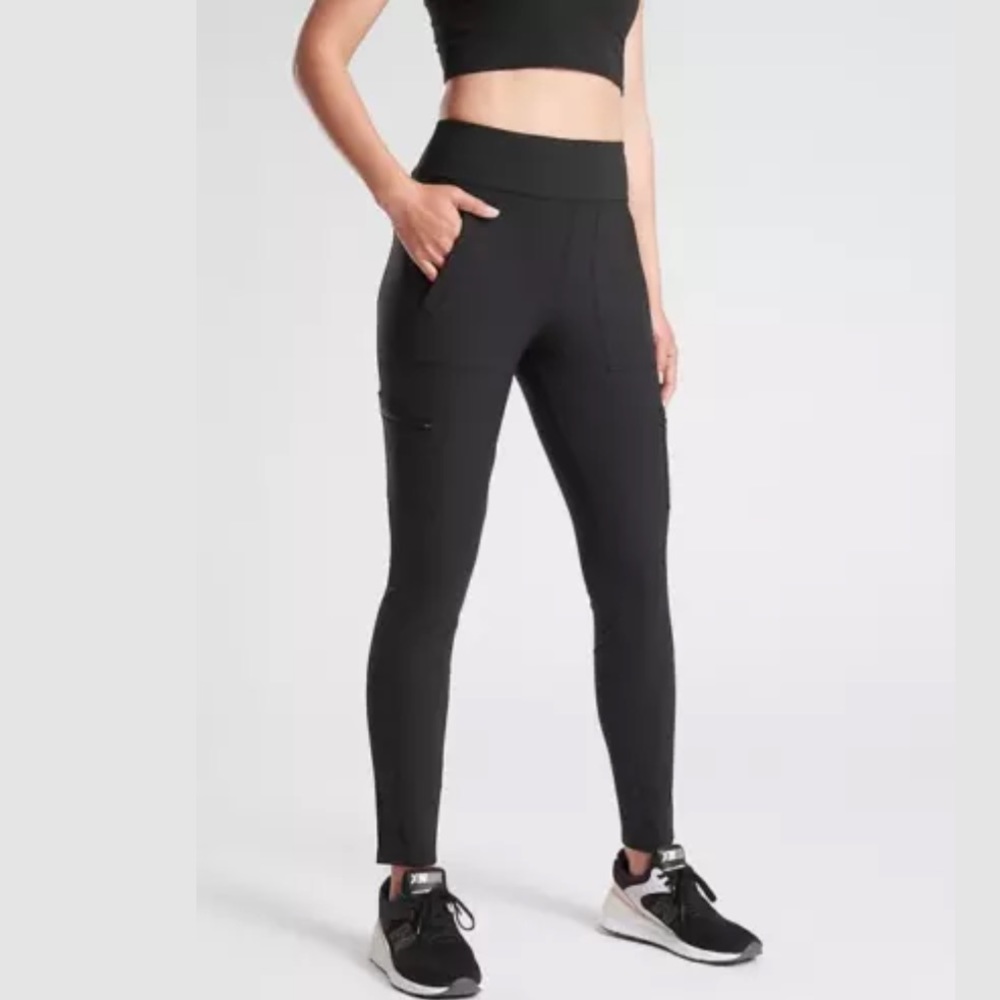 NWT Athleta Headlands Hybrid Cargo Black